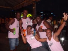 Oktober 10 Anos